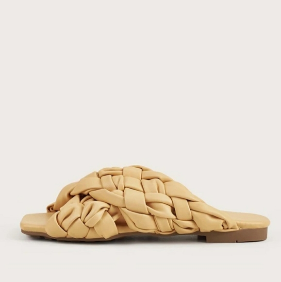Woven flat sandals - Picture 2 of 4